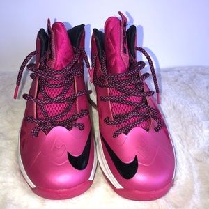 Lebron 10 GS pink sneaker